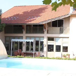 https://sous-le-figuier.hotels-rhonealpes.com