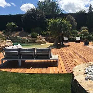 https://villa-chapulay.hotels-rhonealpes.com